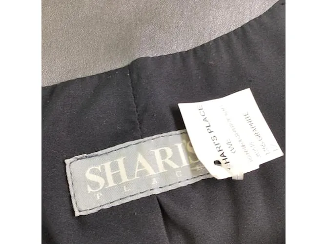 Autre Marque Shari's Place Chaqueta de cuero corta con cremallera completa y cuello redondo en grafito Gris 