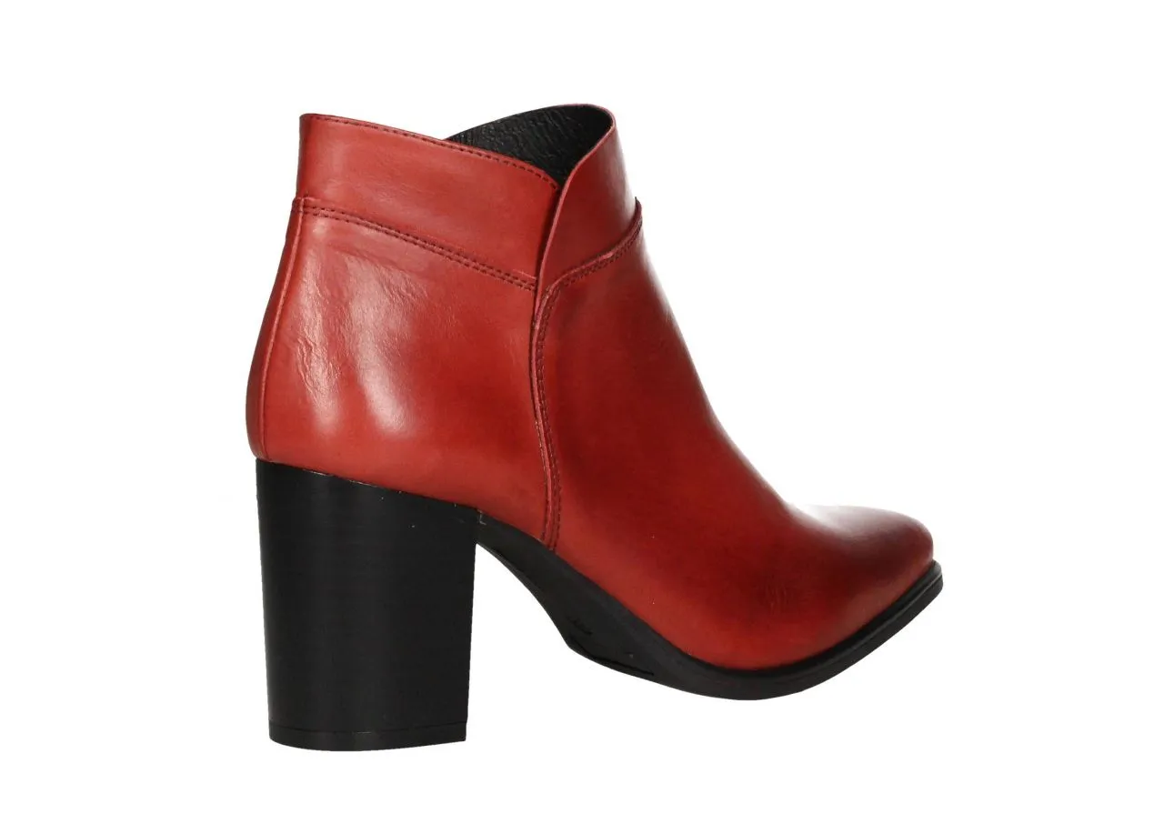 Botin Piel Rojo Liso Punta Fina y Cremallera