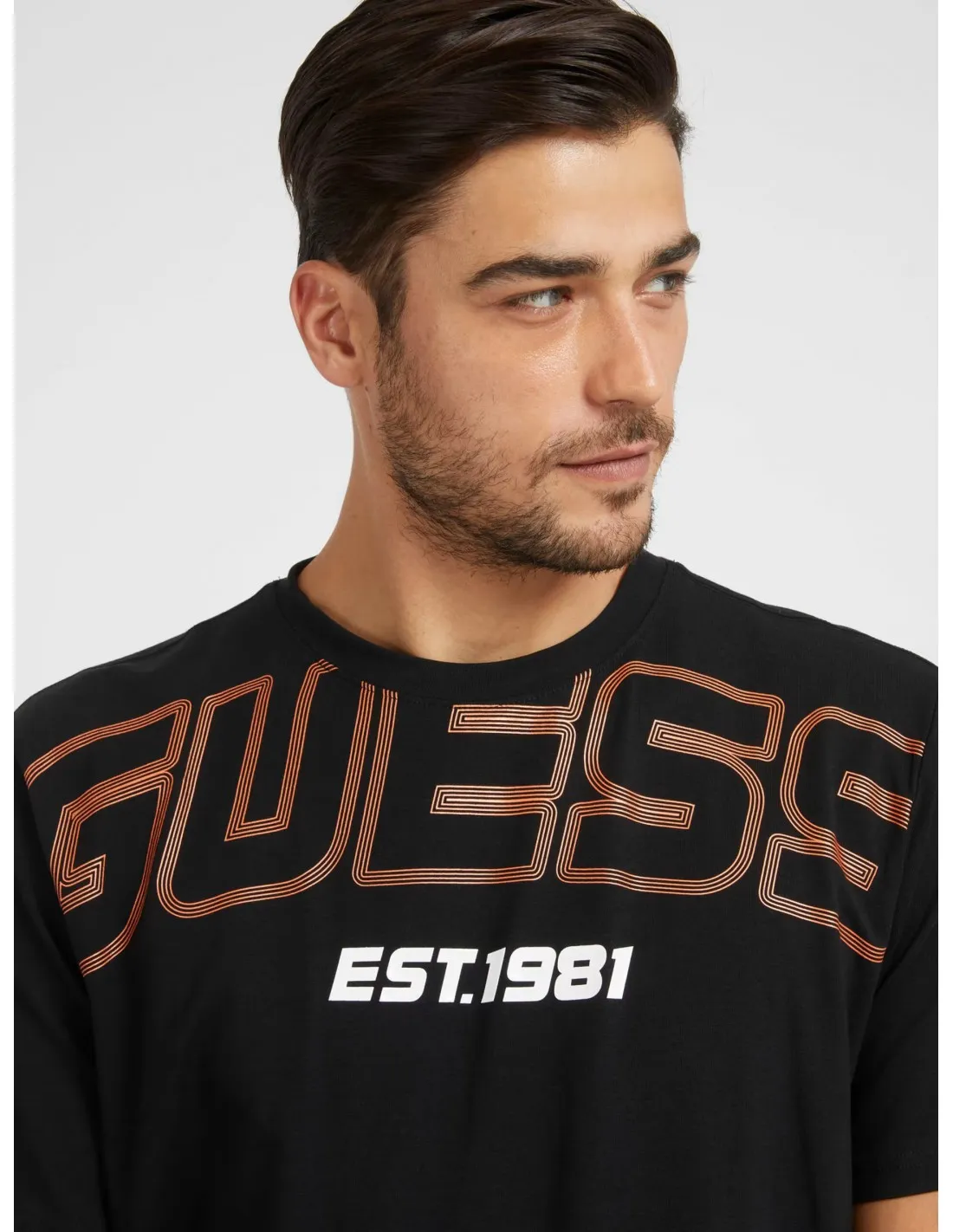 Camiseta con logo frontal de Guess