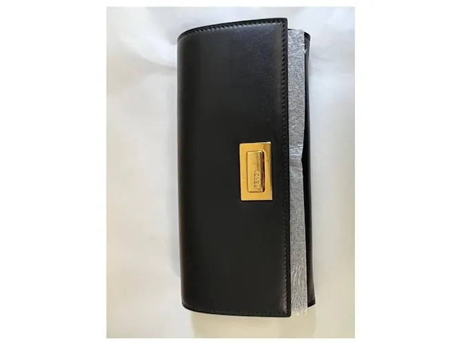 Fendi Monedero Continental Peekaboo Negro 