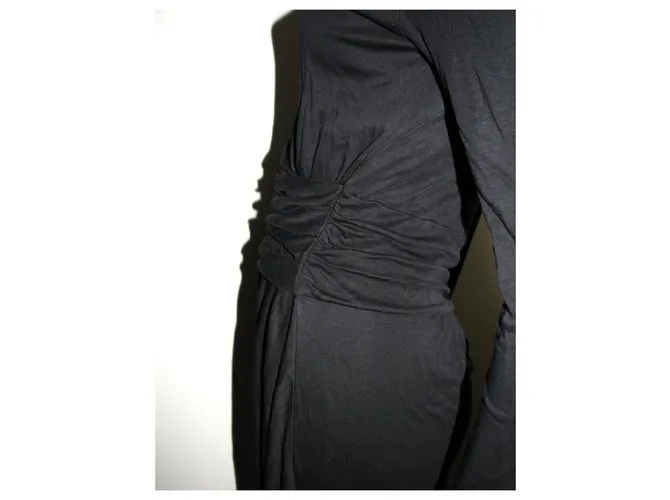 Marc Cain Vestido negro con drapeado 